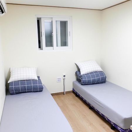 Namsan Gil House Hotel Szöul Szoba fotó